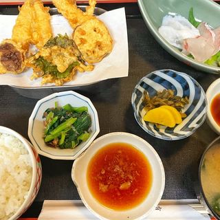 天ぷら刺身定食(天米 （てんよね）)