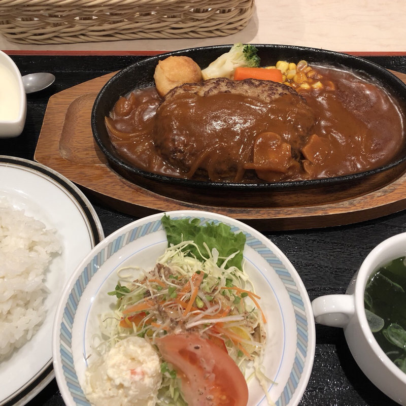 ハンバーグステーキ定食(ホテル日の出岬 )