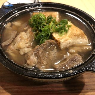 牛すじ肉豆腐(立呑やいしもん梅田店)