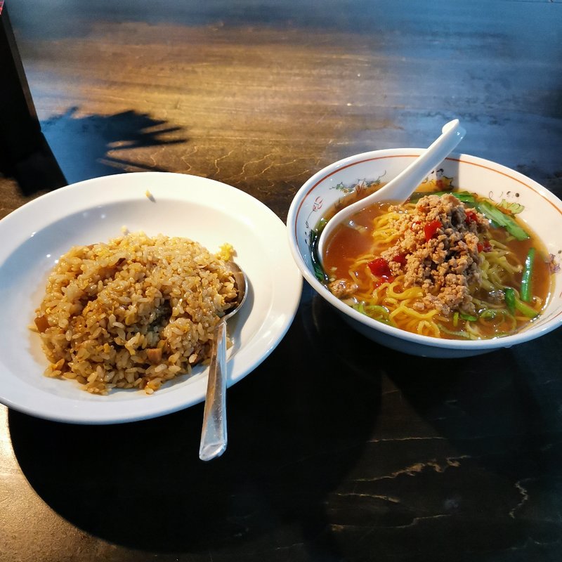 ランチ （チャーハン＋台湾ラーメン）(台湾料理 好好)