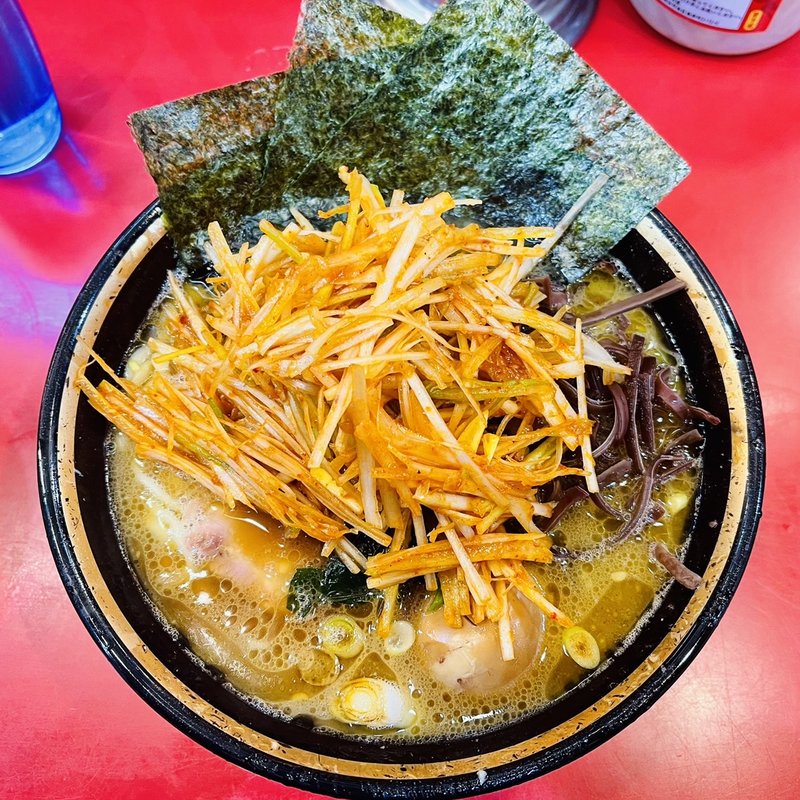 ラーメン並＋辛みネギ＋きくらげ＋味玉(家系総本山 吉村家)