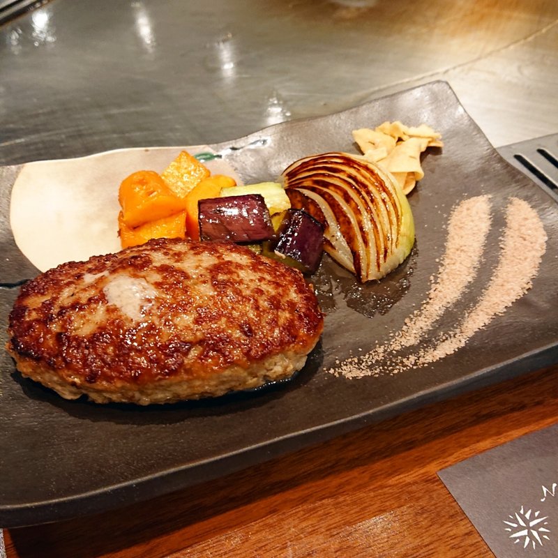 自家製ハンバーグランチ(ステーキハウス ミディアムレア)