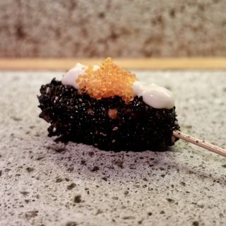 サーモン黒ゴマ揚げとびっこタルタルソース(串処小林)