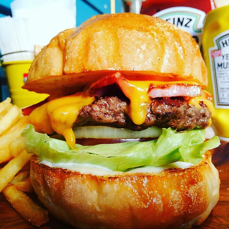 ベーコンチーズバーガー(Gano's Burgers)