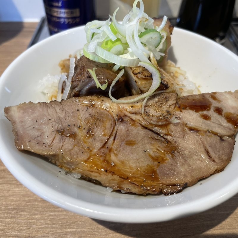 ミニチャーシュー丼(Ginger village 村岡屋)