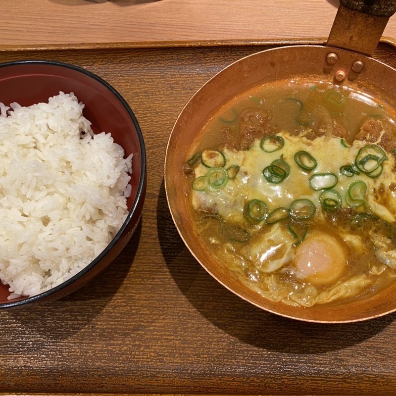 カレーチーズかつ丼（並シングル）(祭太鼓 大阪駅前第2ビル店)