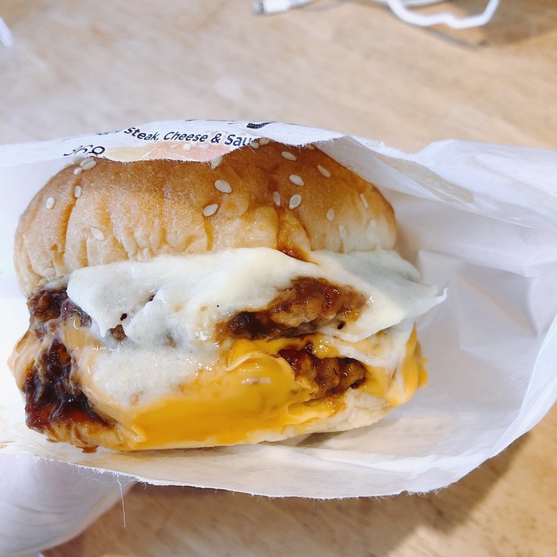 2種チーズのダブルバーガー(セブン-イレブン 台東浅草橋3丁目店)