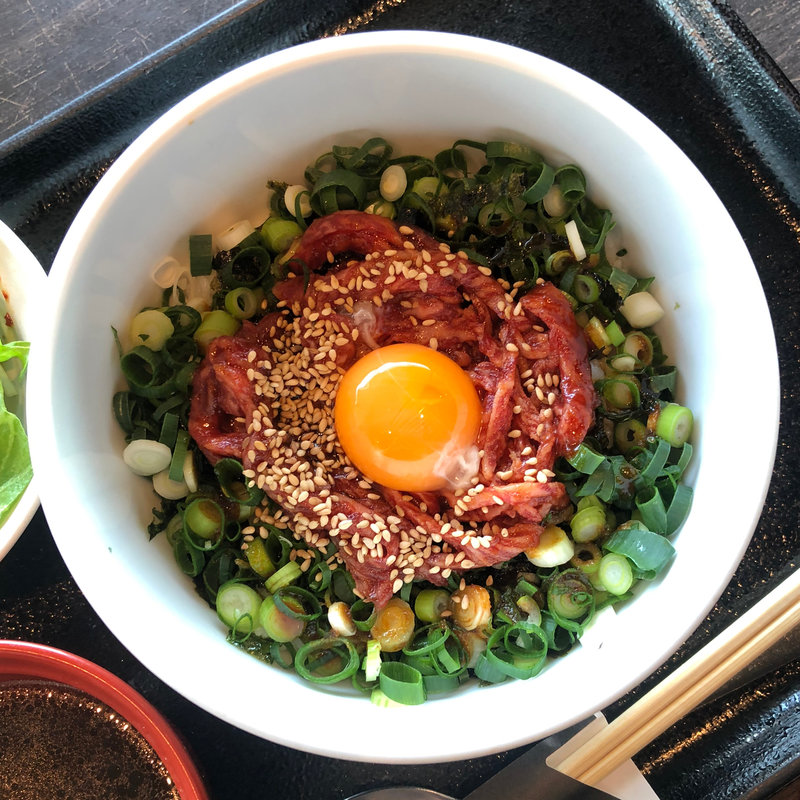 贅沢和牛のユッケ丼(土古里 上野バンブーガーデン店)