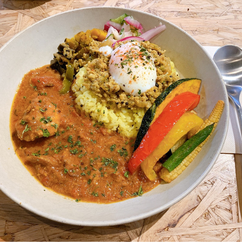 2種盛りカレー(西日暮里スクランブル)