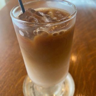 (MAISON DE CHARLOTTE)