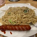 焼きカルボ（大盛、粗挽きポークフランク付）(ローマ軒 大阪駅前第1ビル店)