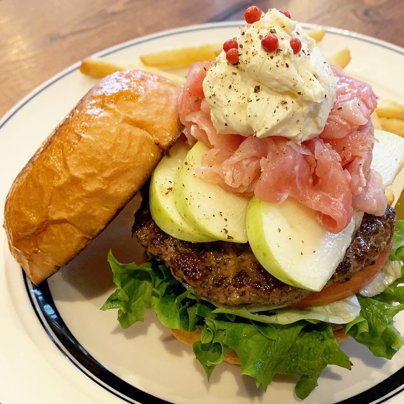 限定　春のフレッシュグリーンアップルバーガー(アンバープレイス)