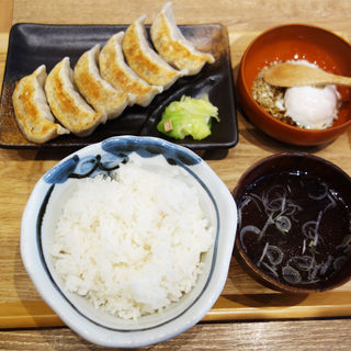 肉汁焼餃子定食(肉汁餃子のダンダダン 大名店)