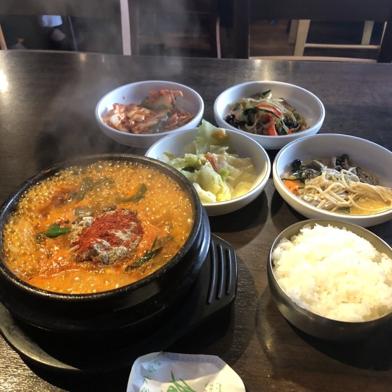 ホルモンタン(東京赤い屋台)