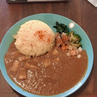 本日のカレー(豚バラ)(curry & cafe ROOTS)