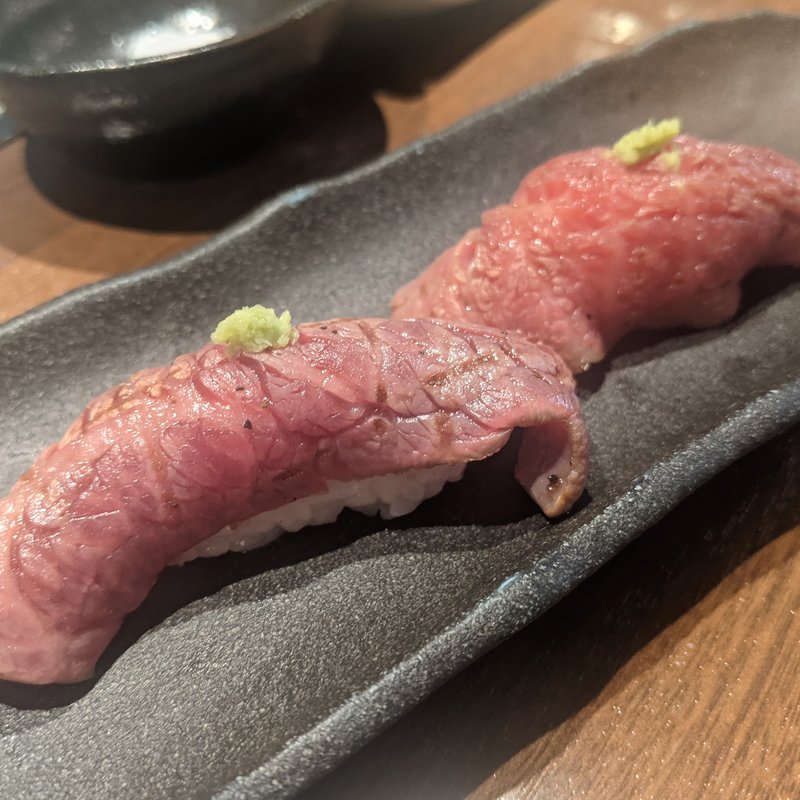 相州和牛炙り寿司2種(焼肉ホルモン酒場 陽真)