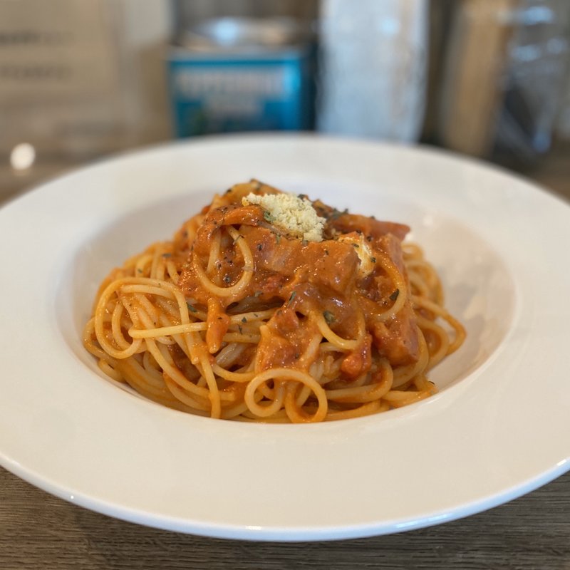 ベーコンとクリームチーズのトマトパスタ(RUCO)