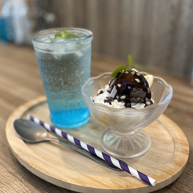 ミニチョコパフェ、青空サイダー(RUCO)