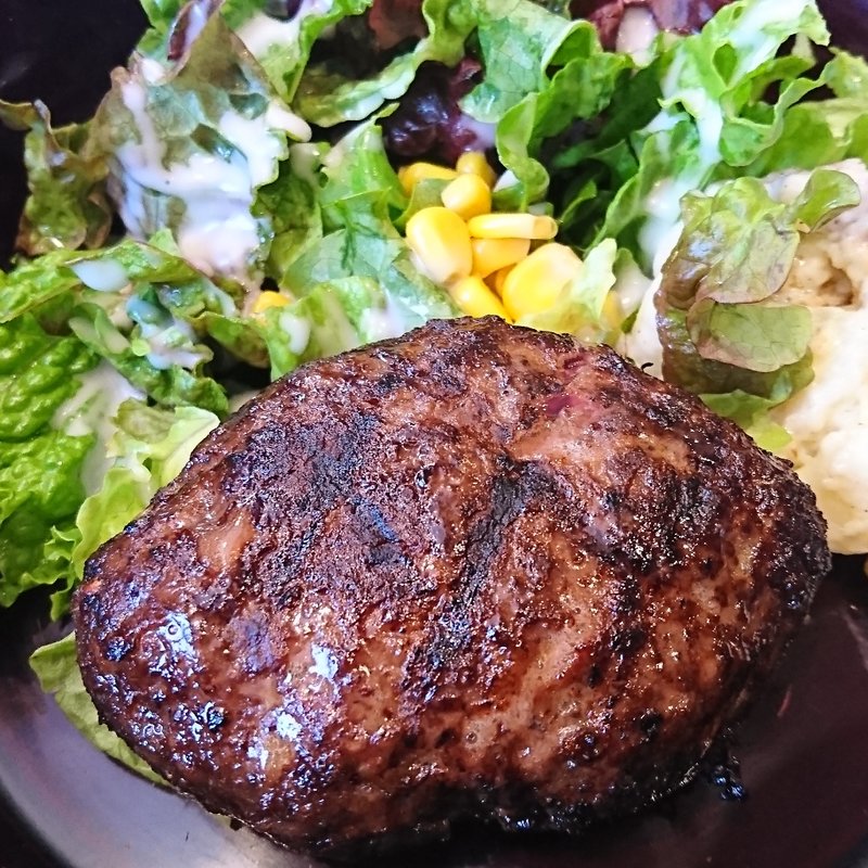 馬肉ハンバーグの炭火グリル(shigotouma 仕事馬)