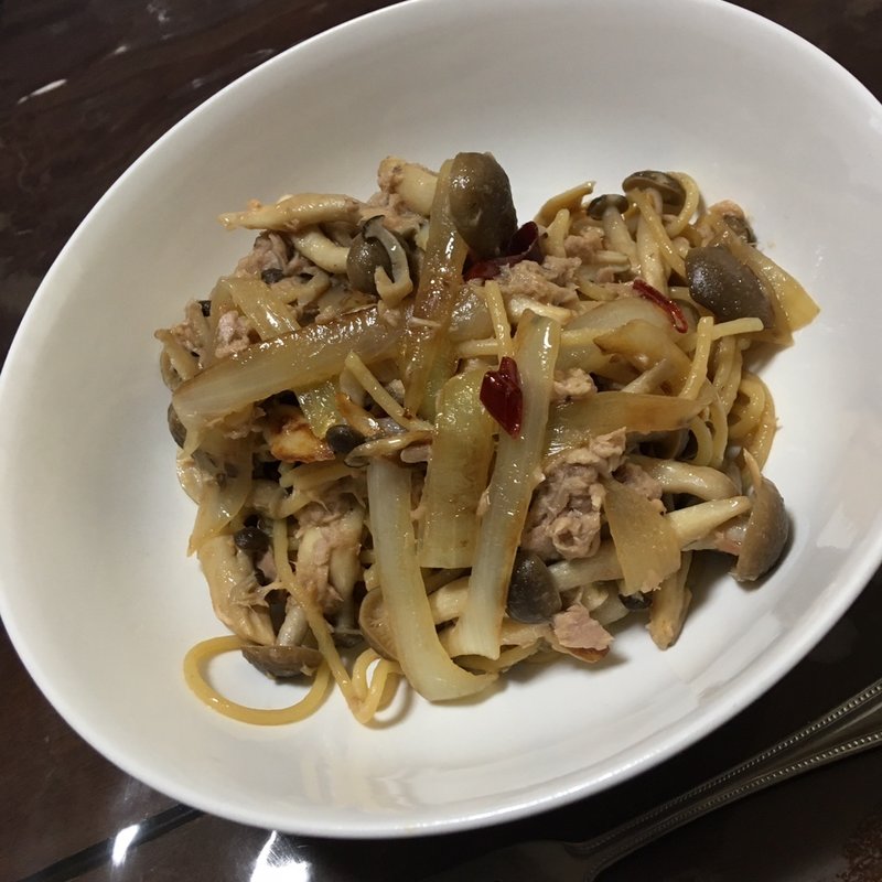 ツナとしめじのパスタ(創作料理　我家)