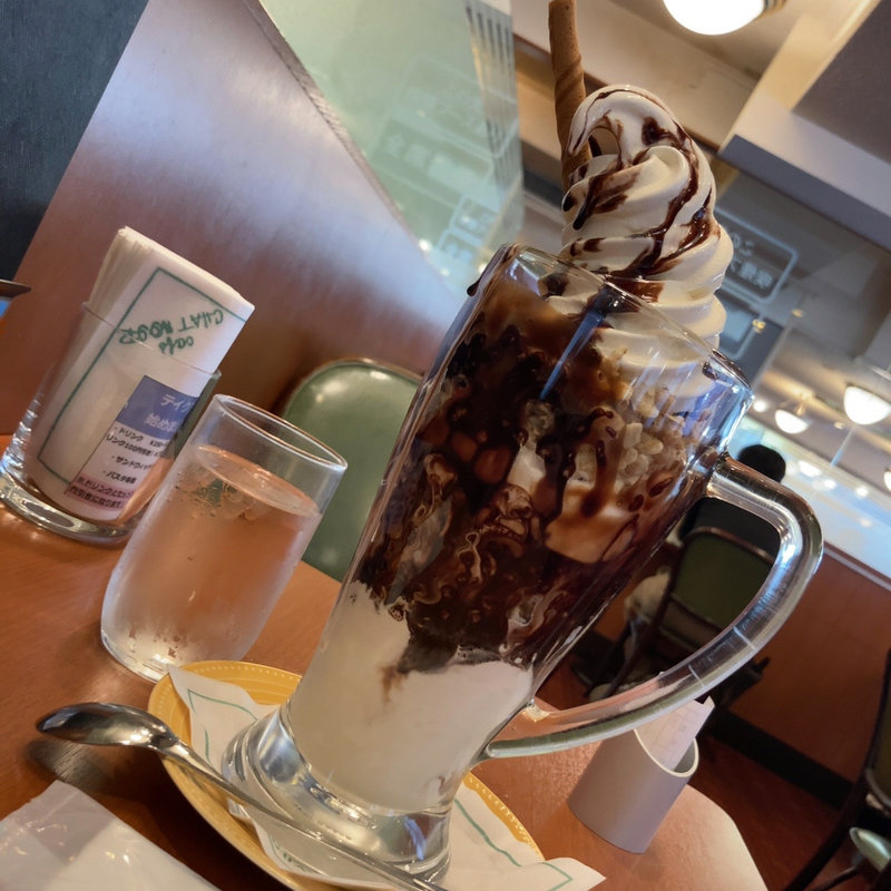 BIGパフェ(コーヒーハウス・シャノアール 調布店)