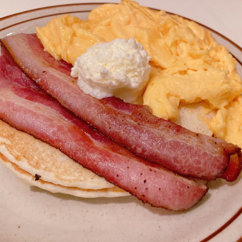 パンケーキ with ベーコン&エッグ エニースタイル(サン フランシスコ ピークス （San Francisco Peaks）)