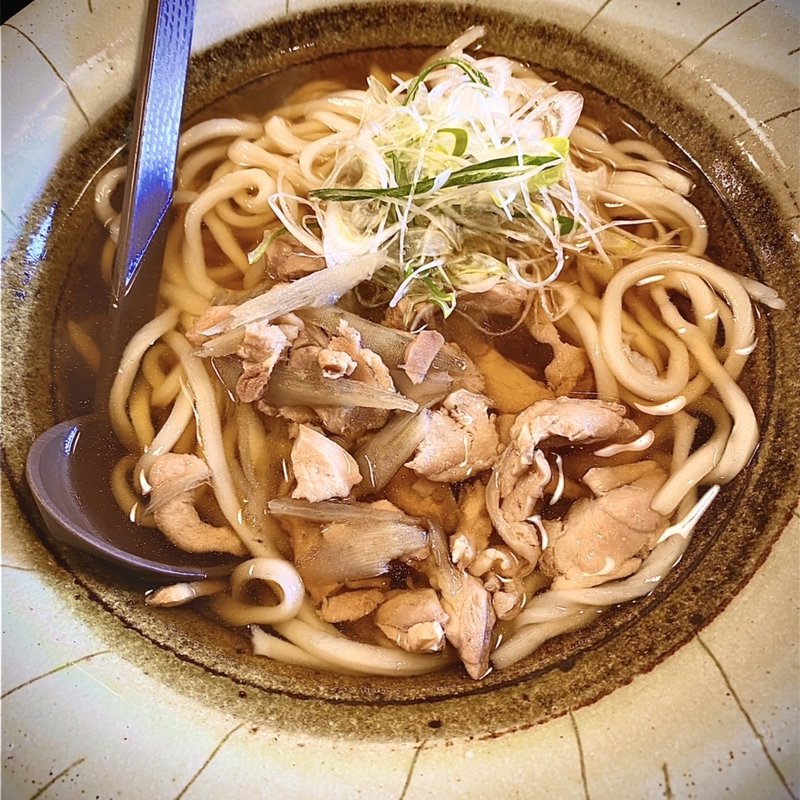 肉うどん　2玉盛り(つんつるてん)