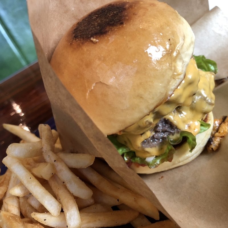 ダブルチーズバーガー(suzi-Q)