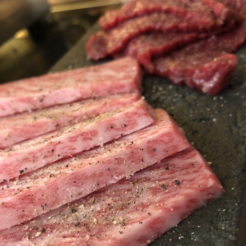 特上ロース、特上カルビ(焼肉たまき )