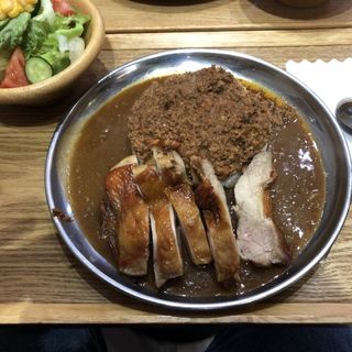 肉味噌カレーでらでかチキン(名古屋肉味噌カレー研究所 大須本店 )