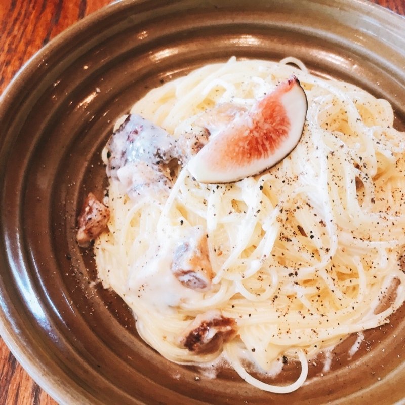 いちじくとゴルゴンゾーラのクリームパスタ(ソボカイ食堂)