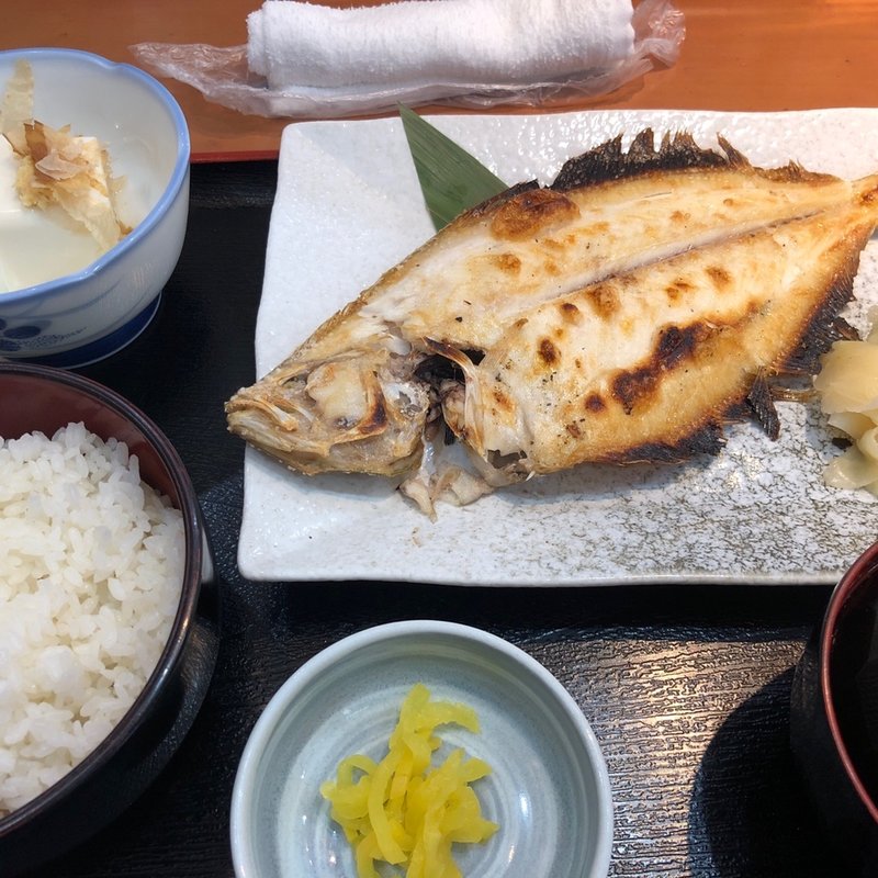 焼魚定食（ムシガレイ）(鮟鱇篠げん （アンコウシノゲン）)