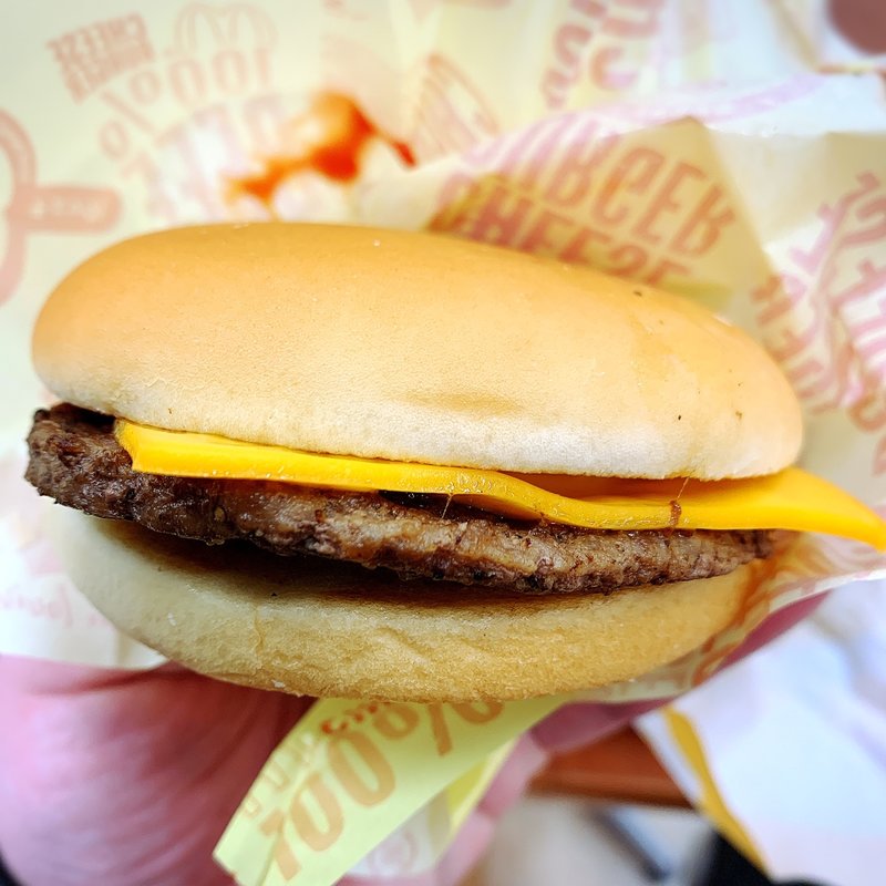 チーズバーガー(マクドナルド イオン東雲店)