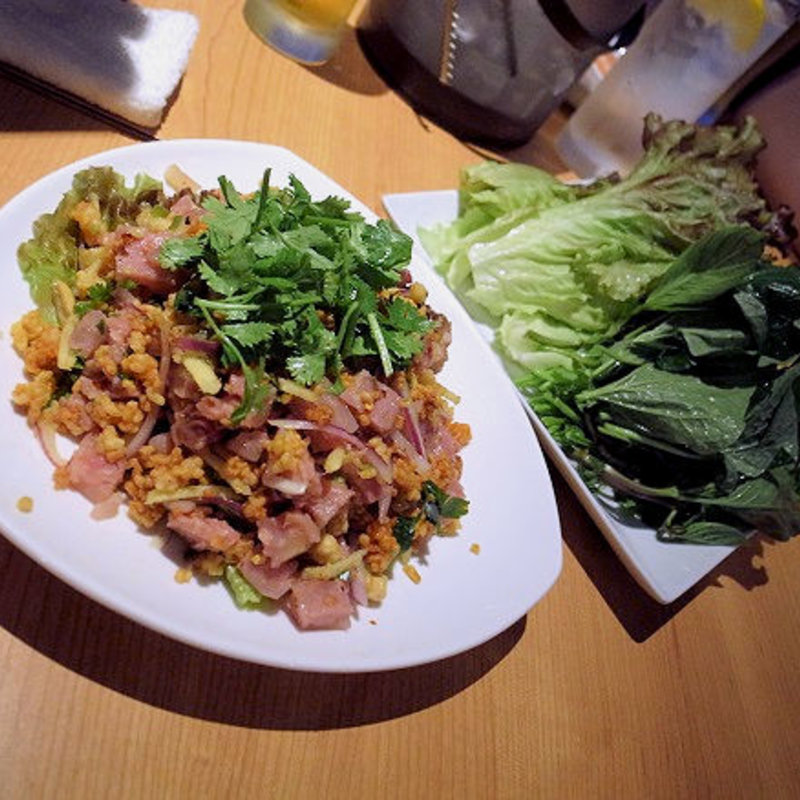 ネームクック（野菜たっぷりの自家製ソーセージのサラダ）(クンヤー)