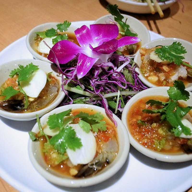 クンチェーナンプラー（海老の辛口ソースがけ）(クンヤー)