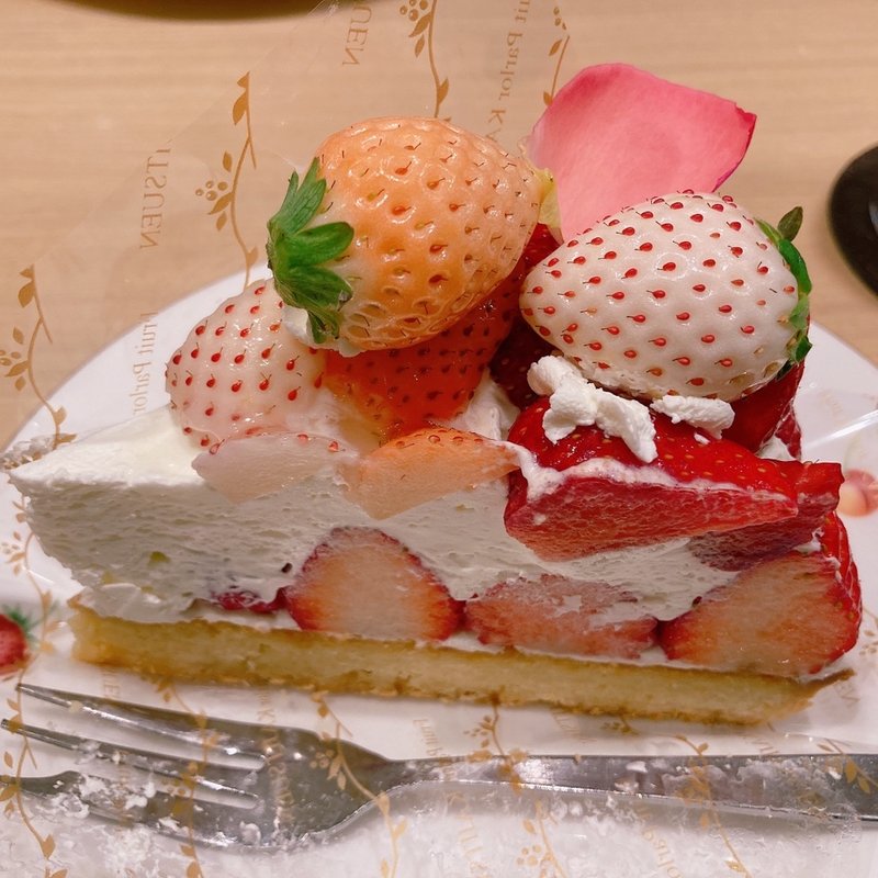 4種のいちごのタルト(果実園 リーベル 新宿店)