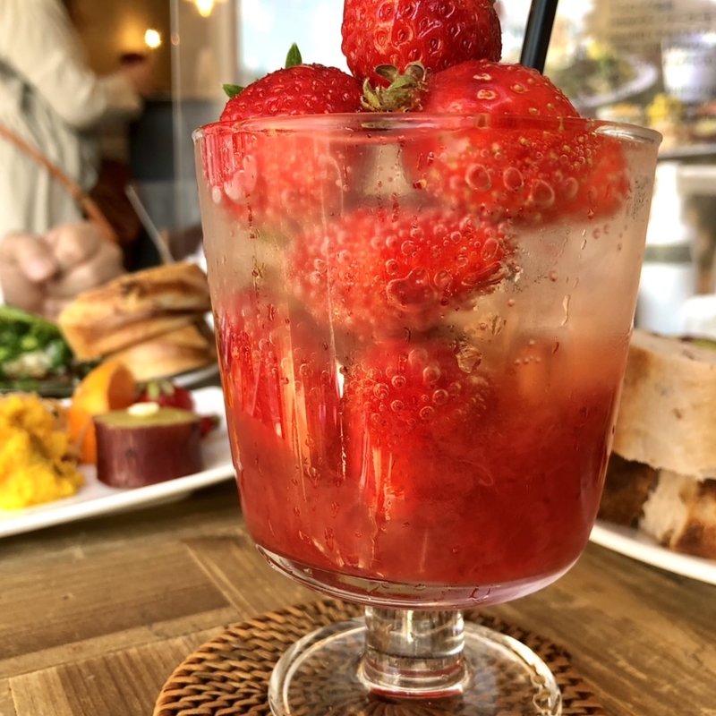 いちごソーダ(coba cafe)