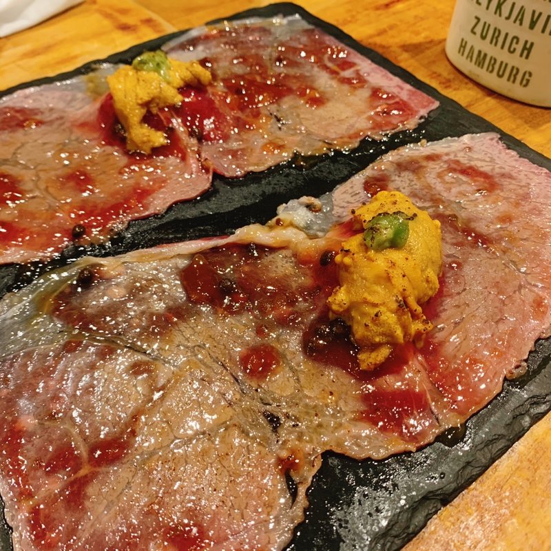 黒毛和牛大判炙りカルパッチョ(大衆ビストロ 匠)