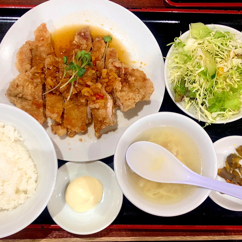 鶏の唐揚げ定食(達磨 （ダルマ）)