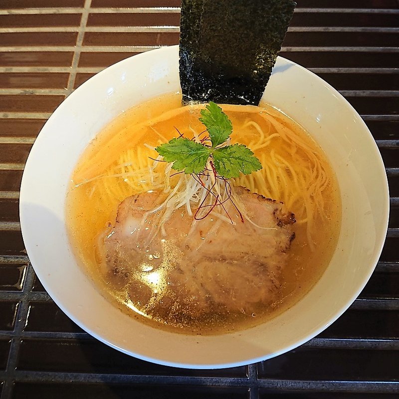 ちょろ らぁ麺 塩(貝と地鶏だしのらぁ麺 ちょろ)