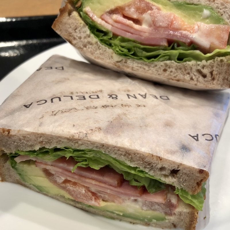 ベーコンアボカドサンドイッチ(DEAN & DELUCA 有楽町)