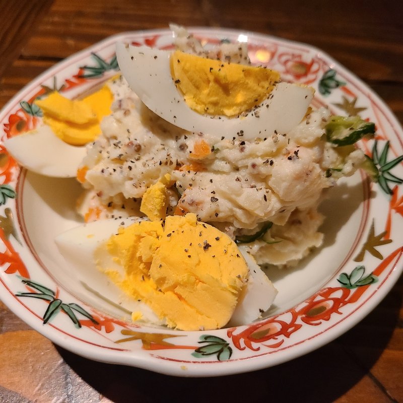 玉子のせポテトサラダ(宮崎焼酎酒場ひなた)