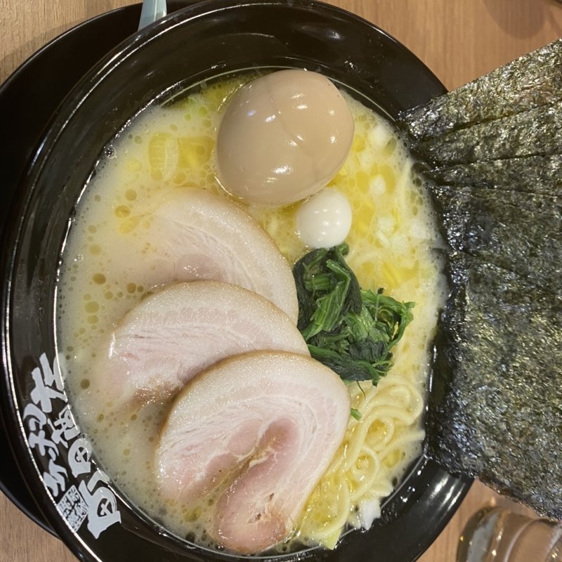 (横浜家系ラーメン 町田商店 泉バイパス店)