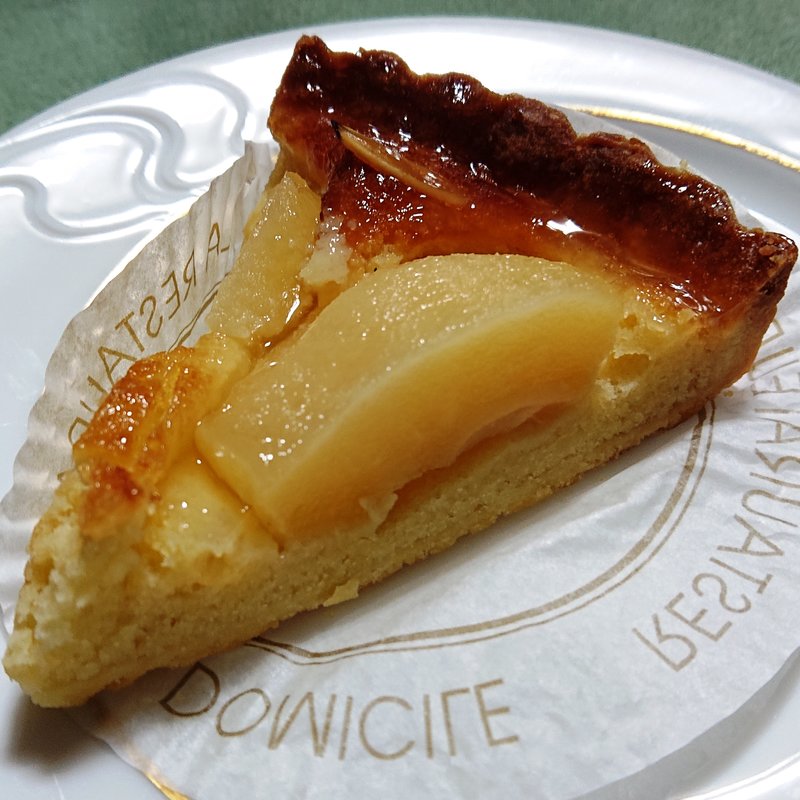 洋梨のタルト～パリ生まれのタルト・ブルダルー～(フロプレステージュ 川崎アトレ店)