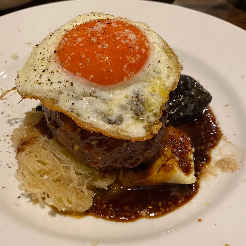 目玉焼きのせハンバーグ(金剛商店138番地 )