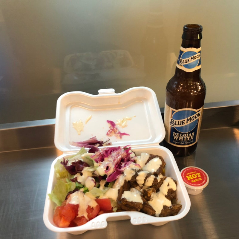 チキンオーバーライスに紫キャベツ(New  York  vendorz)