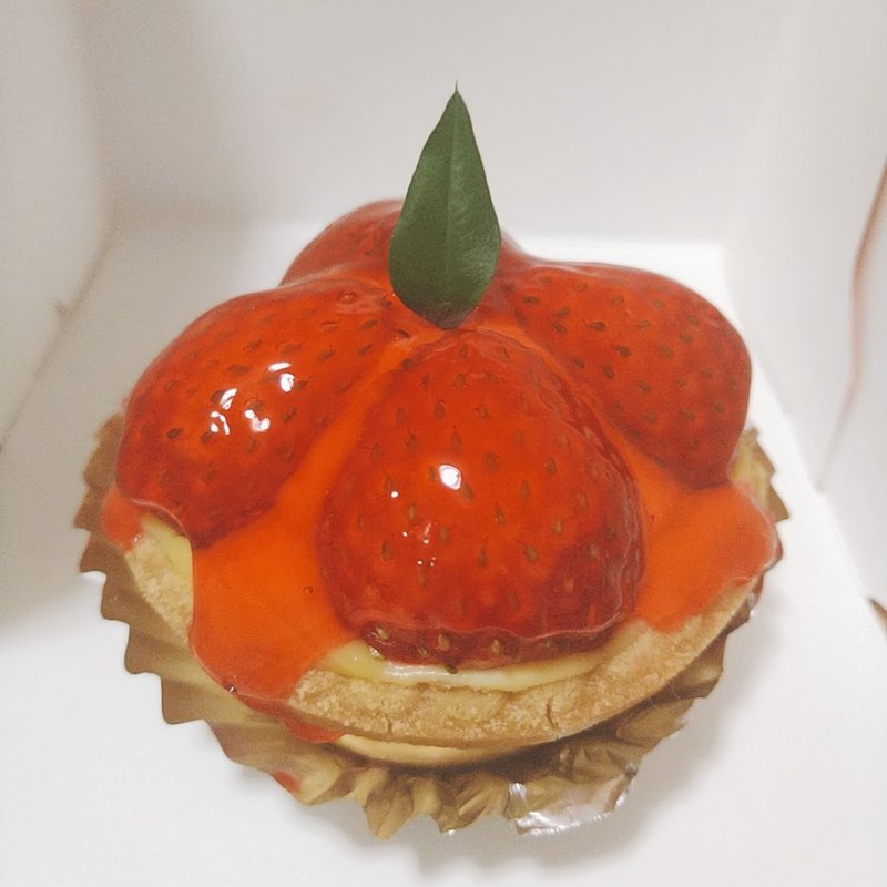 いちごタルト(ＳＡＳＥＩ菓子店 （サセイ）)