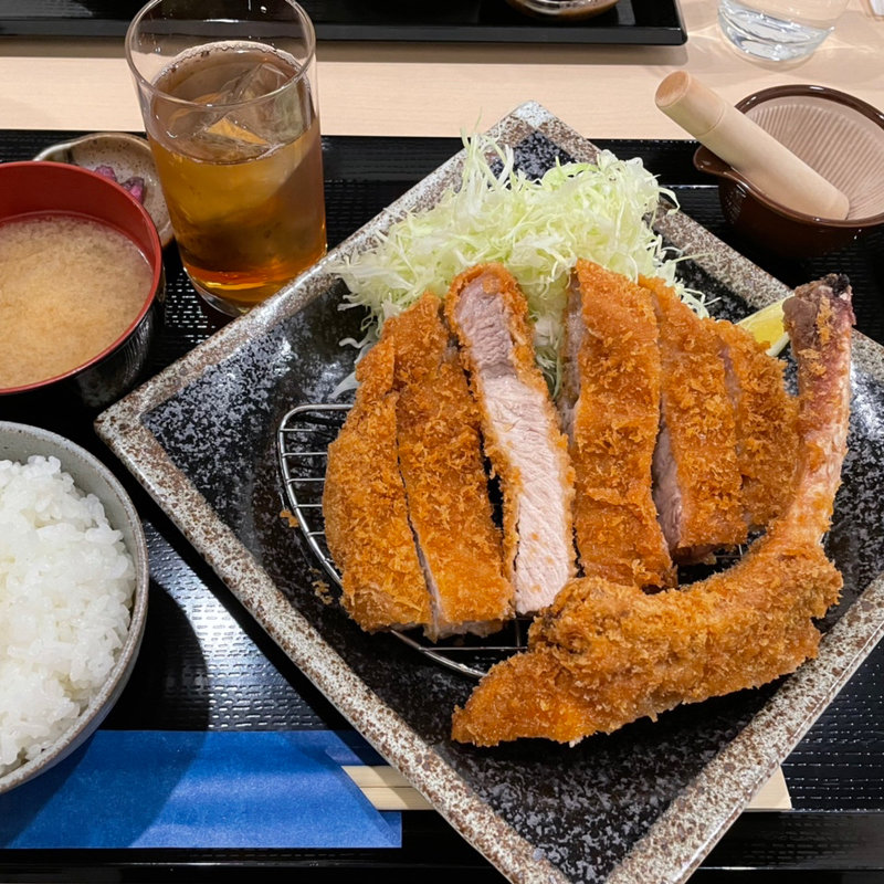 夢の大地～北海道産〜 骨付豚ロース定食(とんかつ とのみ)