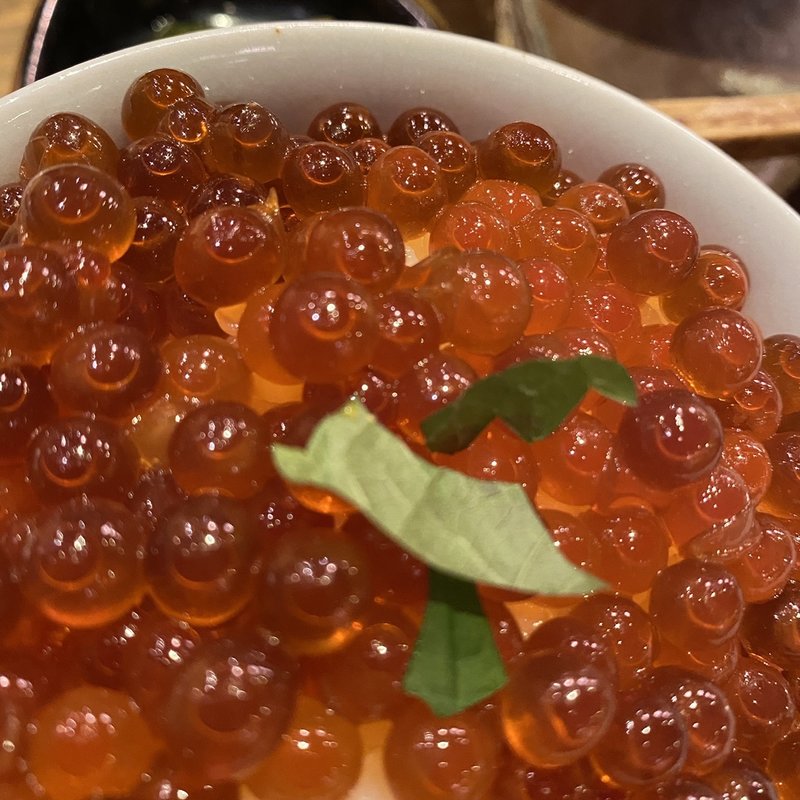 いくら丼(鎮座タキビヤ)