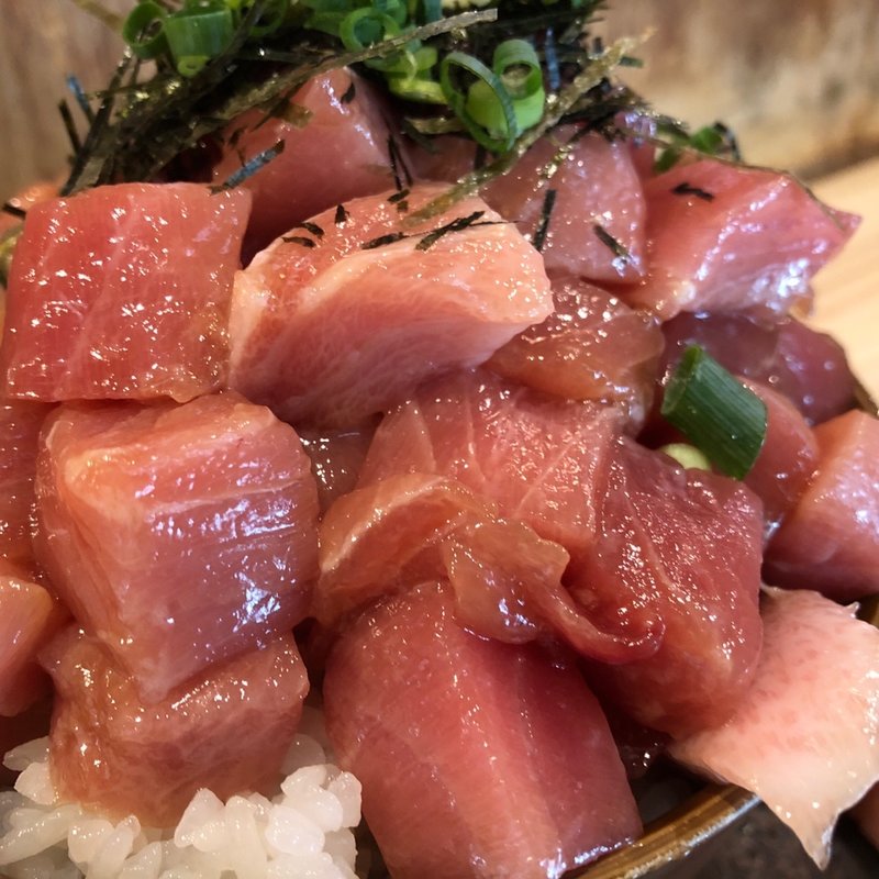 こぼれ生本鮪鉄火丼(鰓呼吸 中目黒 （エラコキュウ）)